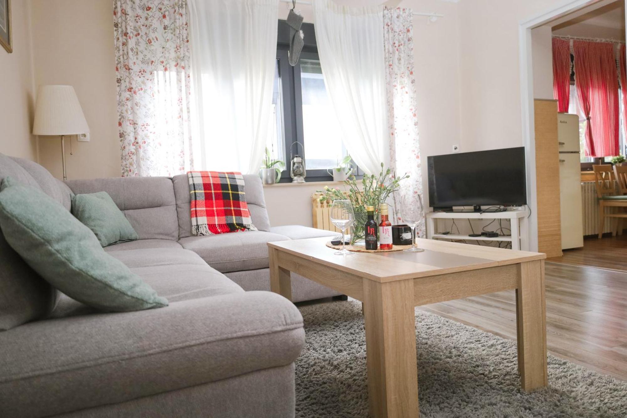 Kamena Kuca Apartment Pozega Luaran gambar